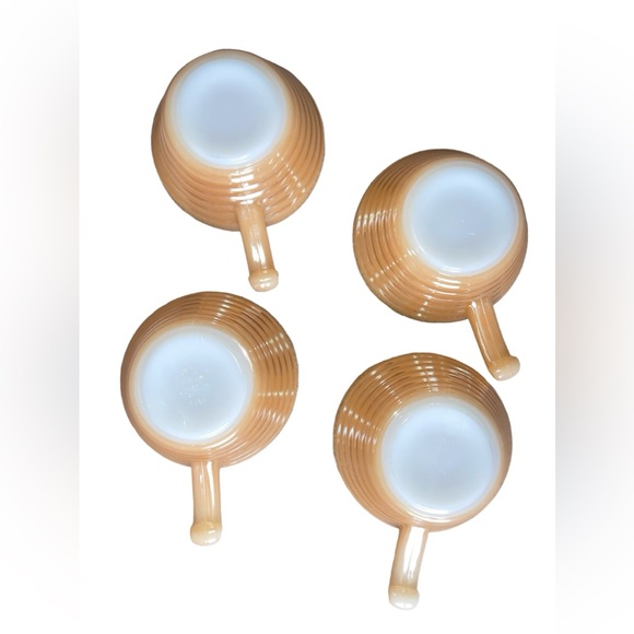 Vintage Fire King Peach Lusterware Behive Bowls Set of four and Pie Dish. - Picture 8 of 8